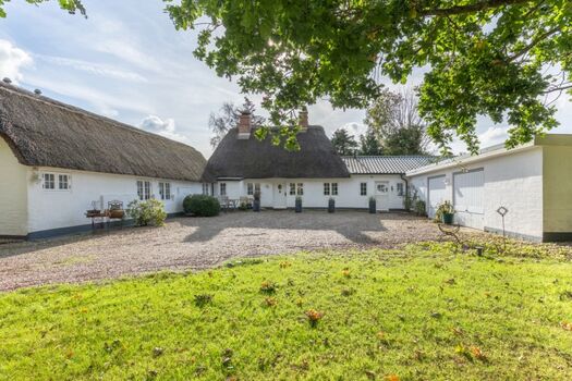 Countryhouse - Neu renovierter 3 - Seiten Friesenhof aus dem Jahr 1847 