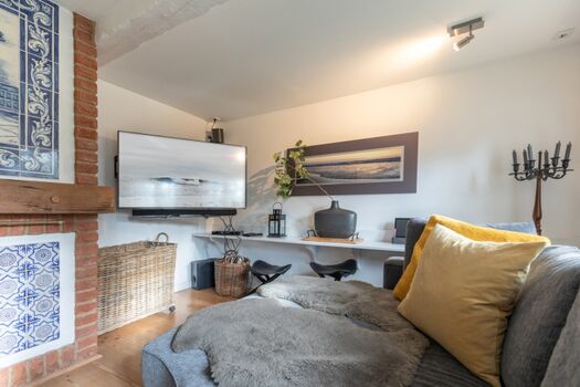 Countryhouse - Lauschige Sofaecke mit modernem Fernseher