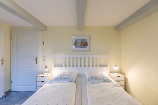 Freesenhuus Althorsbüll - Schlafzimmer mit großem Doppelbett ( 180x200 )