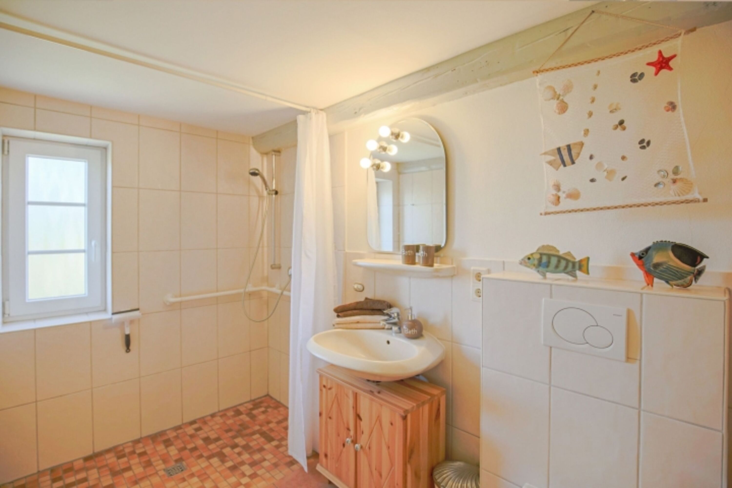 Freesenhuus Althorsbüll - Barrierefreies Badezimmer im EG