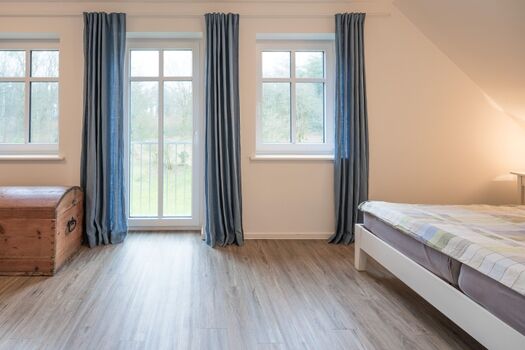 In de Bargen -  Schlafzimmer mit großem Doppelbett ( 180x200 )