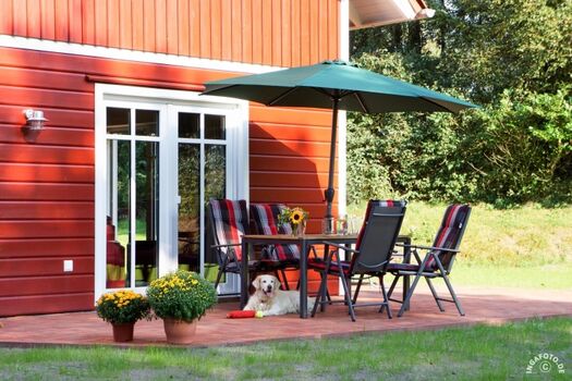 In de Bargen - Die Terrasse lädt zu geselligen Abenden ein 