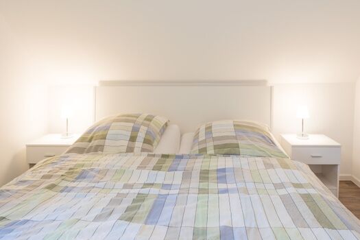 In de Bargen - Schlafzimmer mit großem Doppelbett ( 180x200 )