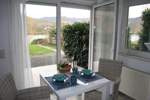 Frühstück mit Moselblick