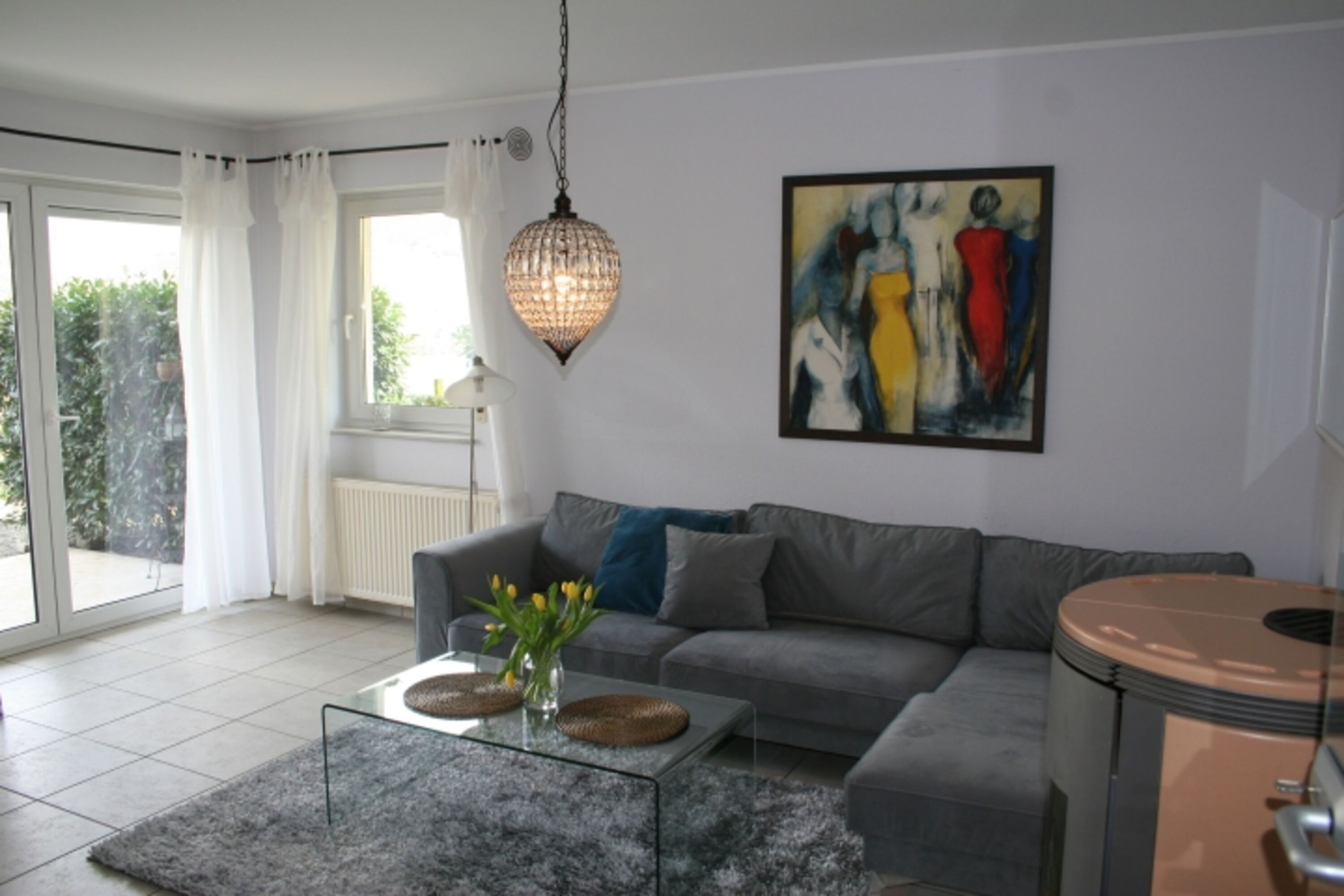 Wohnzimmer mit Ausgang zur Terrasse