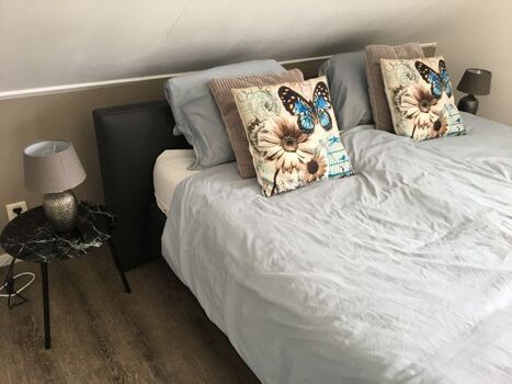 Schlafzimmer mit Smart-TV