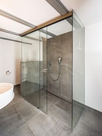 Hochwertige Badausstattung