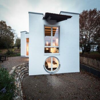 Fassade mit viel Glas