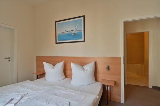 Schlafzimmer 1 Doppelbett 180*200cm