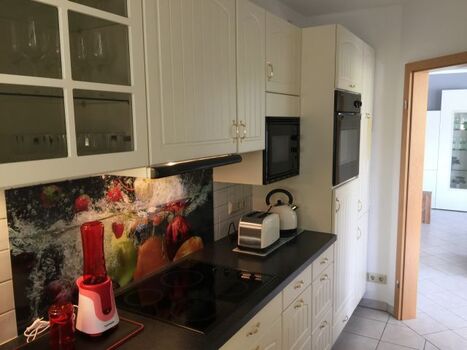 bestens ausgestattete Küche