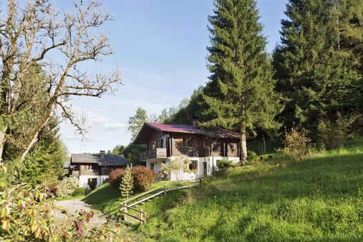 Außenansicht im Herbst