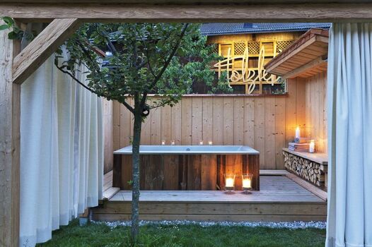 Außenbadewanne im Garten