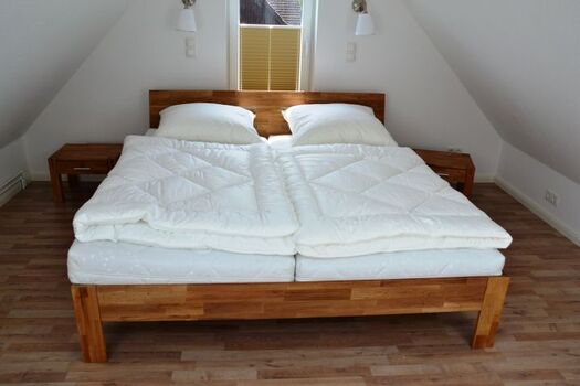 Doppelbettschlafzimmer Sünnhütt