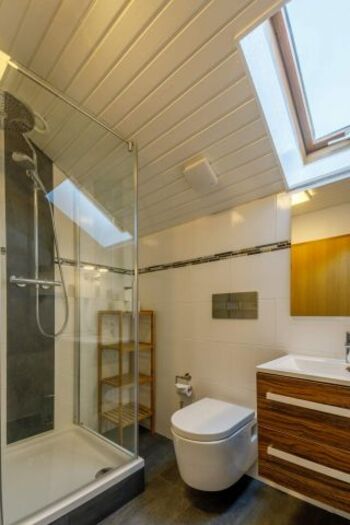 eines der luxuriösen Badezimmer