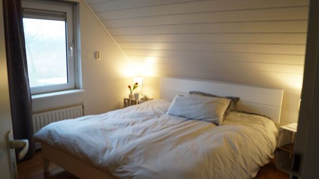 Das Schlafzimmer mit einem 2x2 m Bett wurde n 2018 komplett renoviert. Neues Bett und neue Matratzen