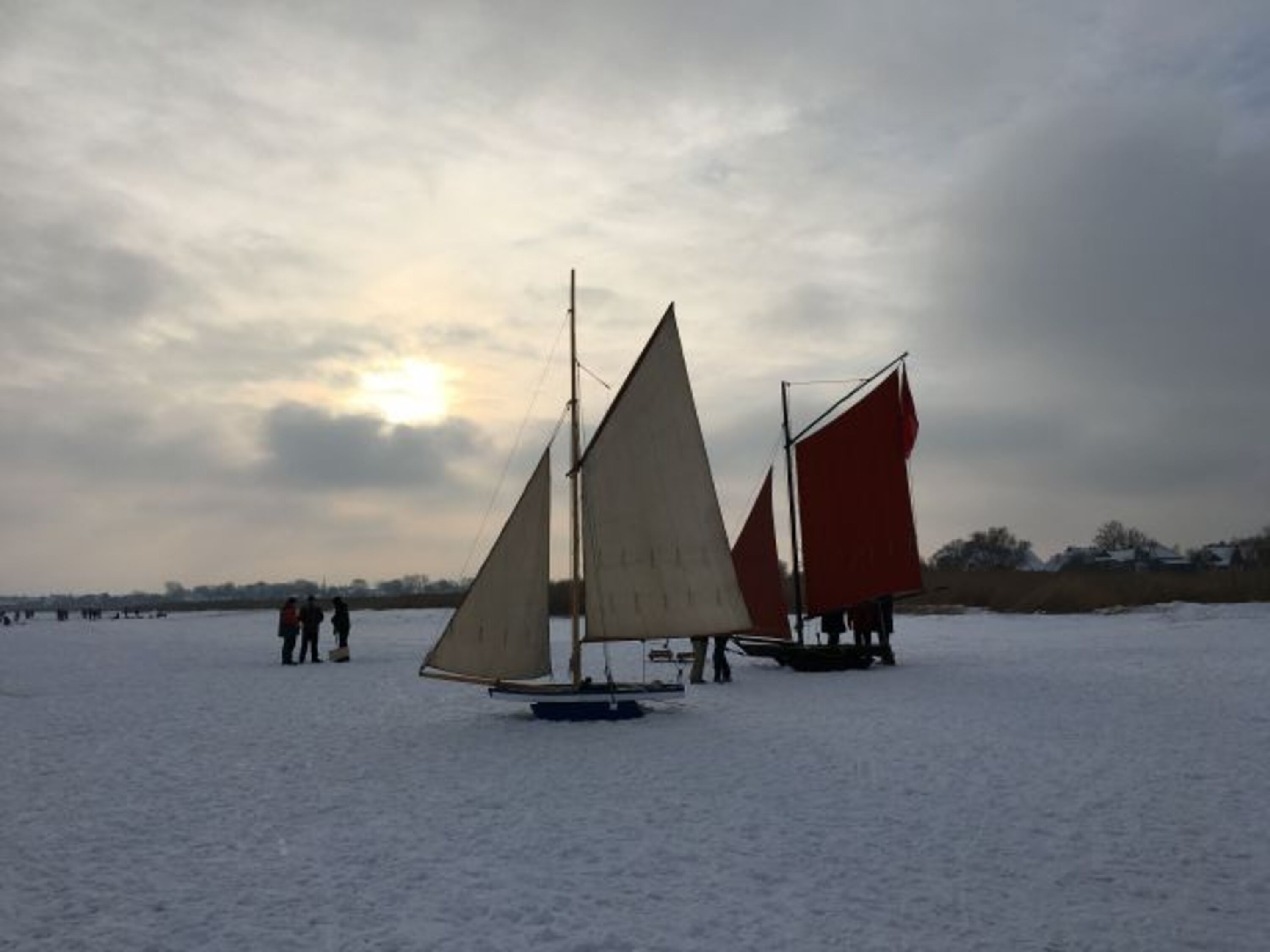 Eissegeln im Winter