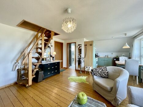 Wohnraum mit offener Küche 