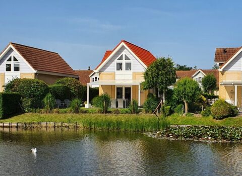 Überdachte Terrasse mit herrlichem Seeblick