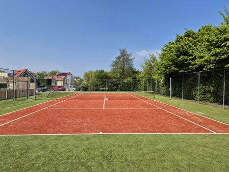 Tennisplatz im Ferienpark