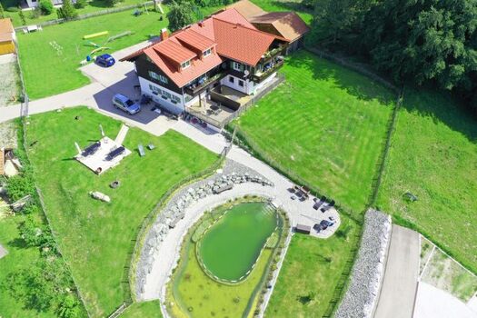 Unser Haus von oben ( Drohne