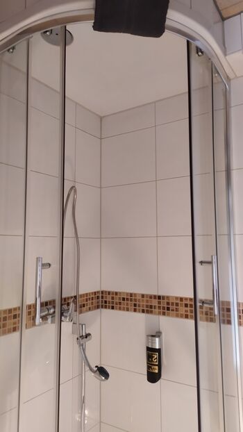 Dusche im Bad