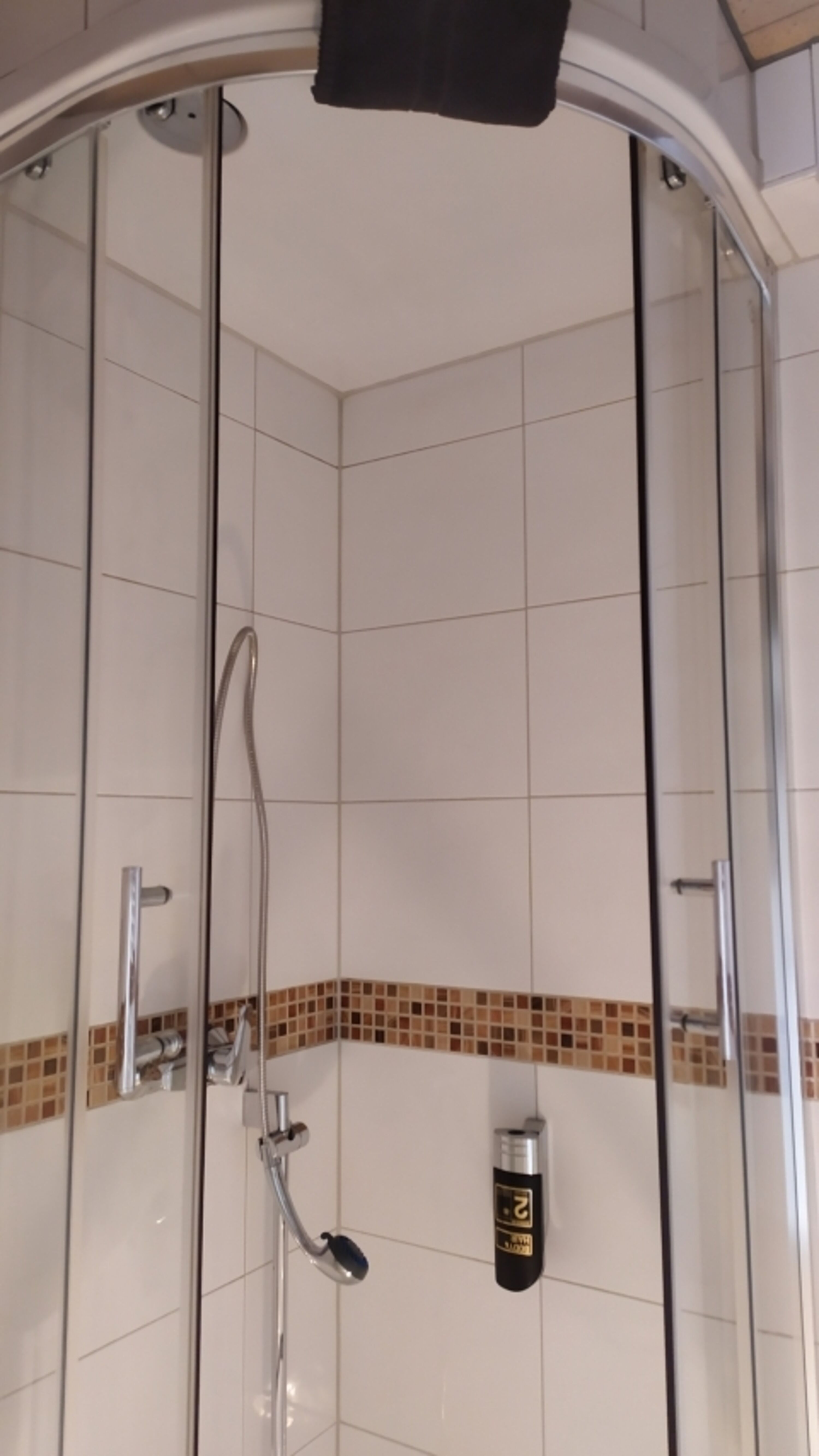 Dusche im Bad