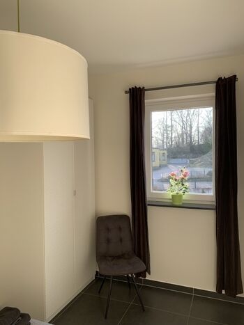 Kleiderschrank im Schlafzimmer