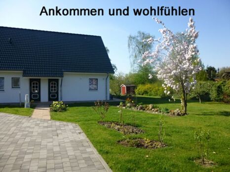 Ankommen und wohlfühlen. Das 2013 errichtete Ferienhaus und ca. 2.000 qm Grundstück stehen Ihnen ganz allein zur Verfügung