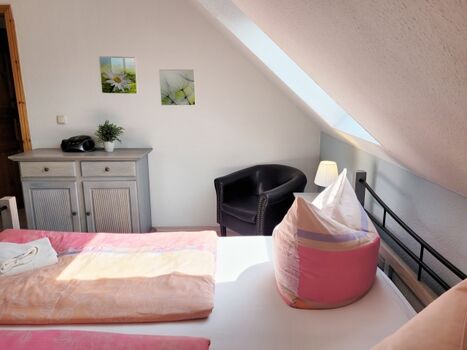 Größeres Schlafzimmer