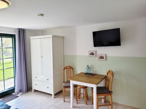 Sitzbereich Doppelzimmer 2 mit Terrasse