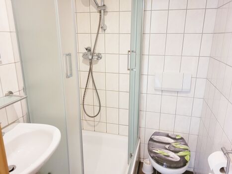 Bad Doppelzimmer 3 mit Terrasse