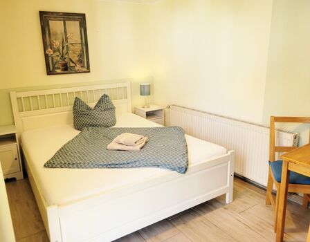 Einzelzimmer mit Terrasse mit Doppelbett