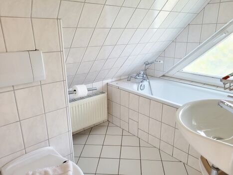 Bad Einzelzimmer mit Balkon