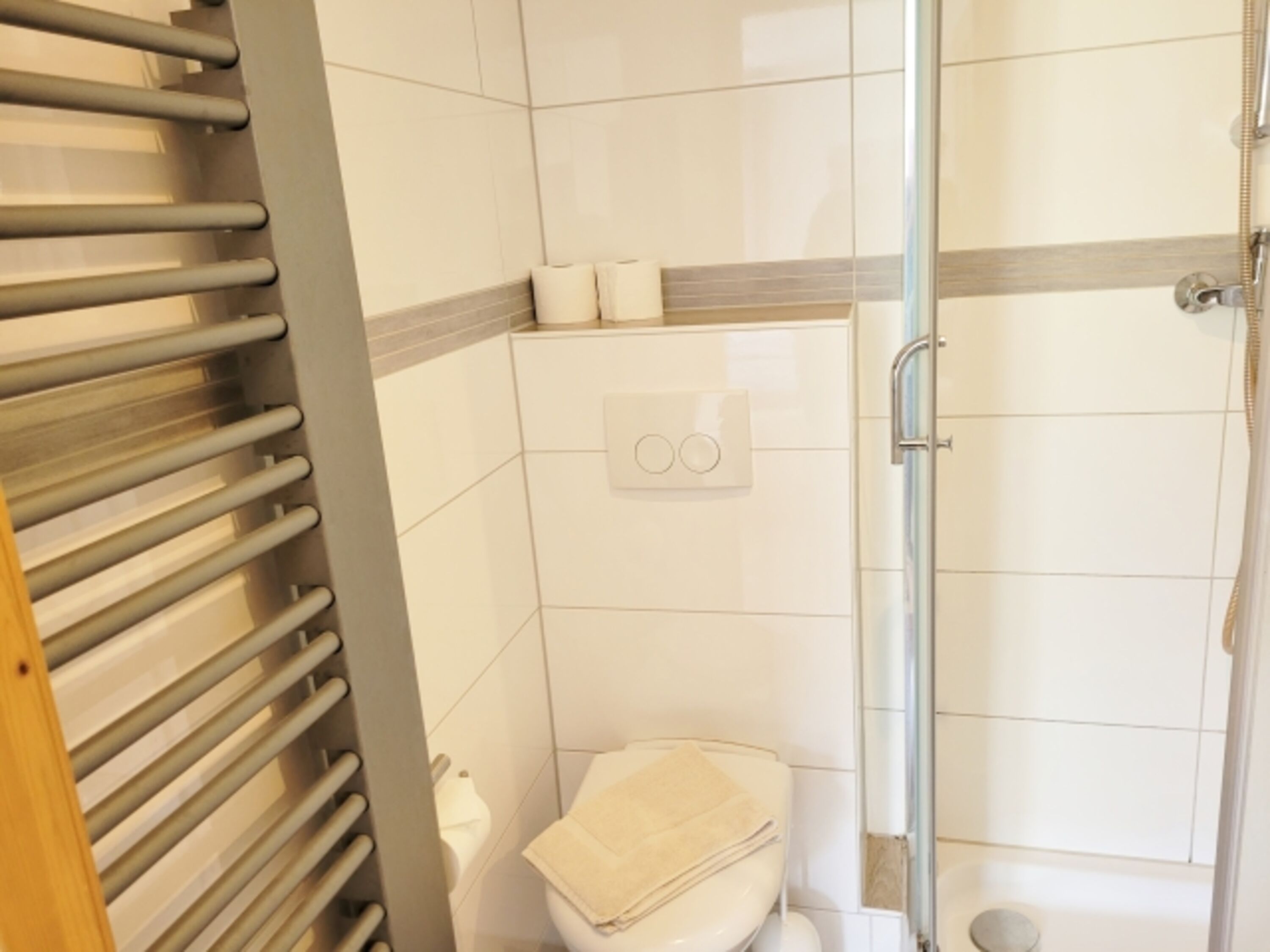 Bad Doppelzimmer 2 mit Terrasse