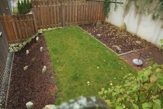 Zweite eingezäunte Terrasse