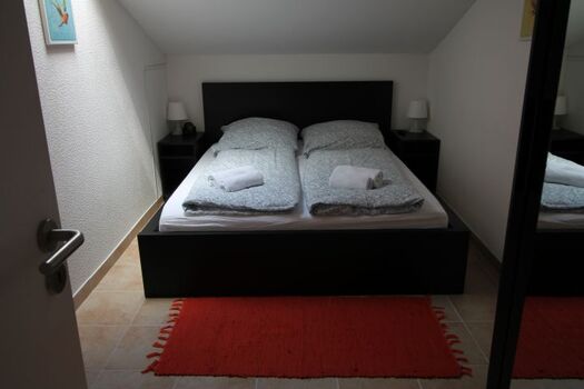 Schlafzimmer 1