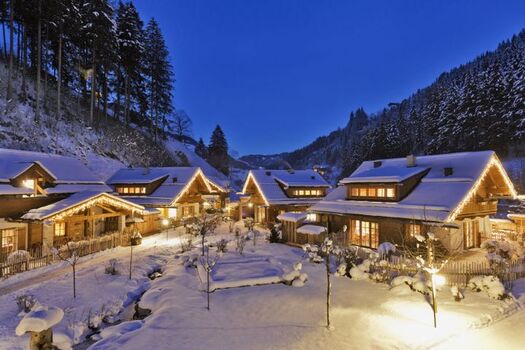 Feriendorf Holzleb'n Chalets im Winter