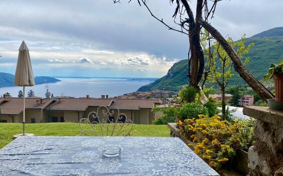 Sitzplatz in der Laube