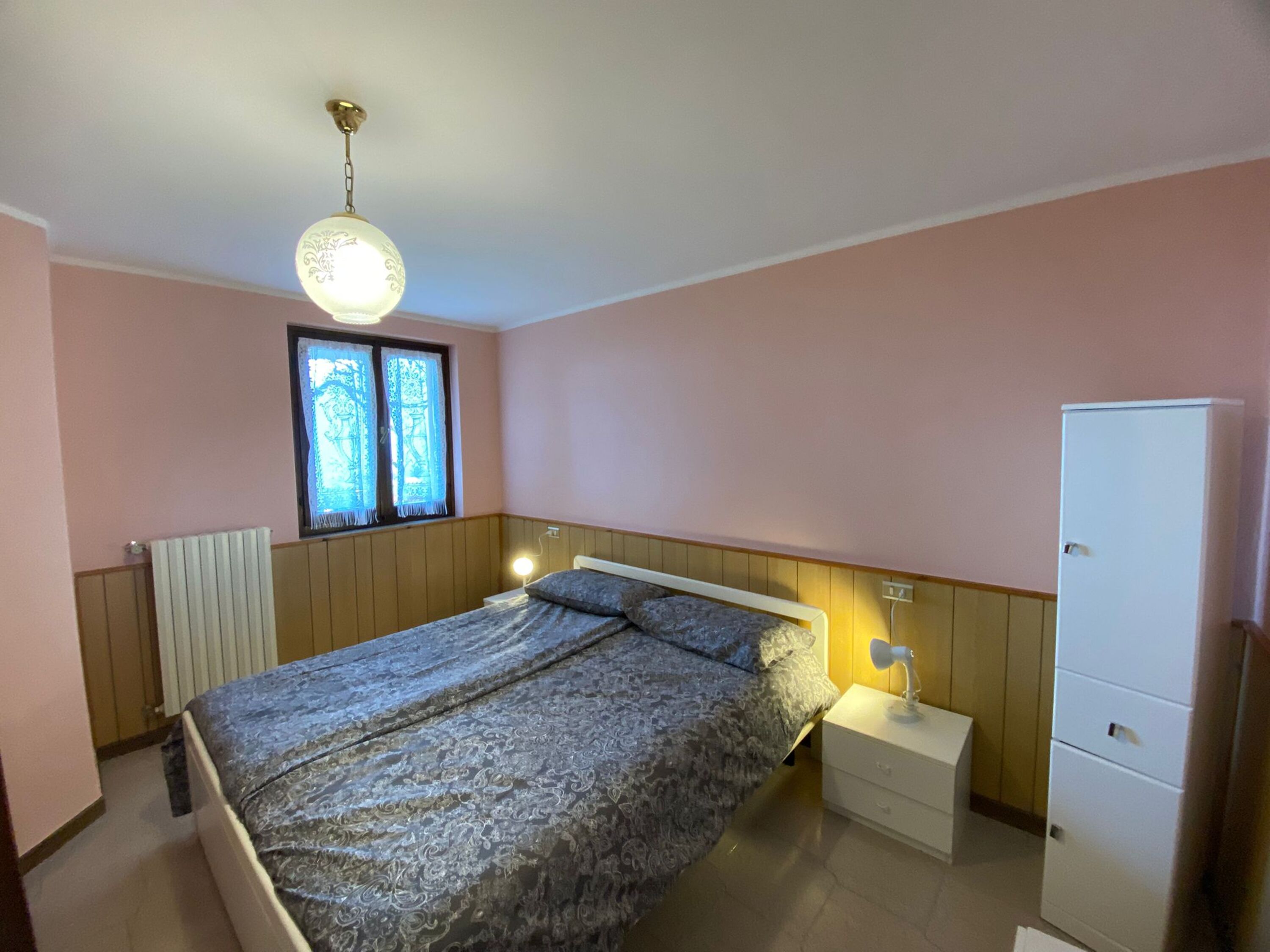 Schlafzimmer 1