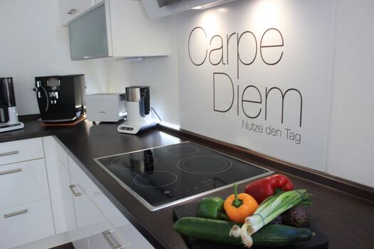 Voll ausgestattete Einbauküche