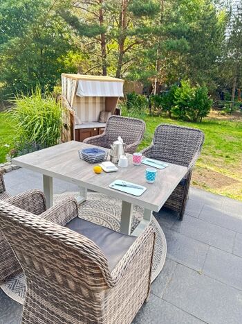 Terrasse mit Strandkorb