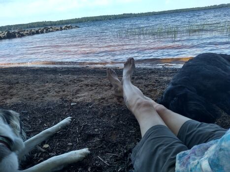 Gemeinsames Faulenzen am Strand