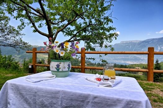 Frühstück im Garten gefällig?