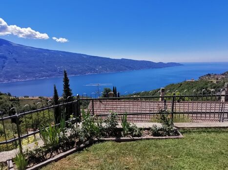 traumhafter See- und Bergblick