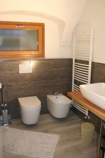 Badezimmer mit Dusche, WC,, WB, Bidet