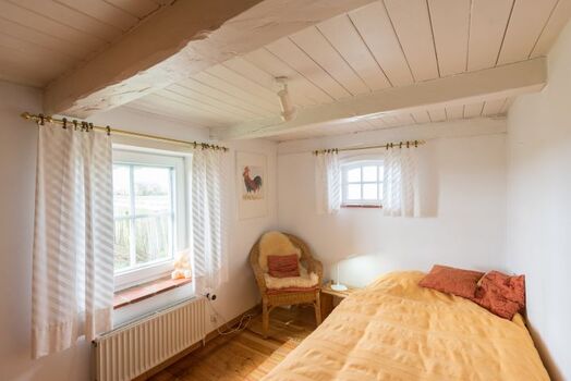 2tes Schlafzimmer mit DB im EG