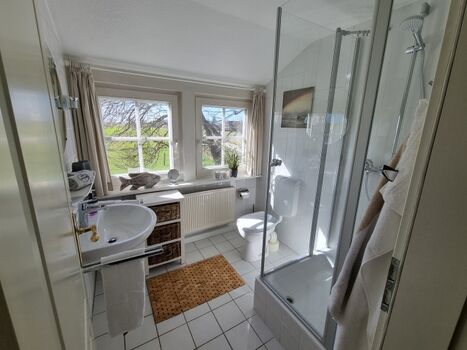 Duschbad mit WC im OG