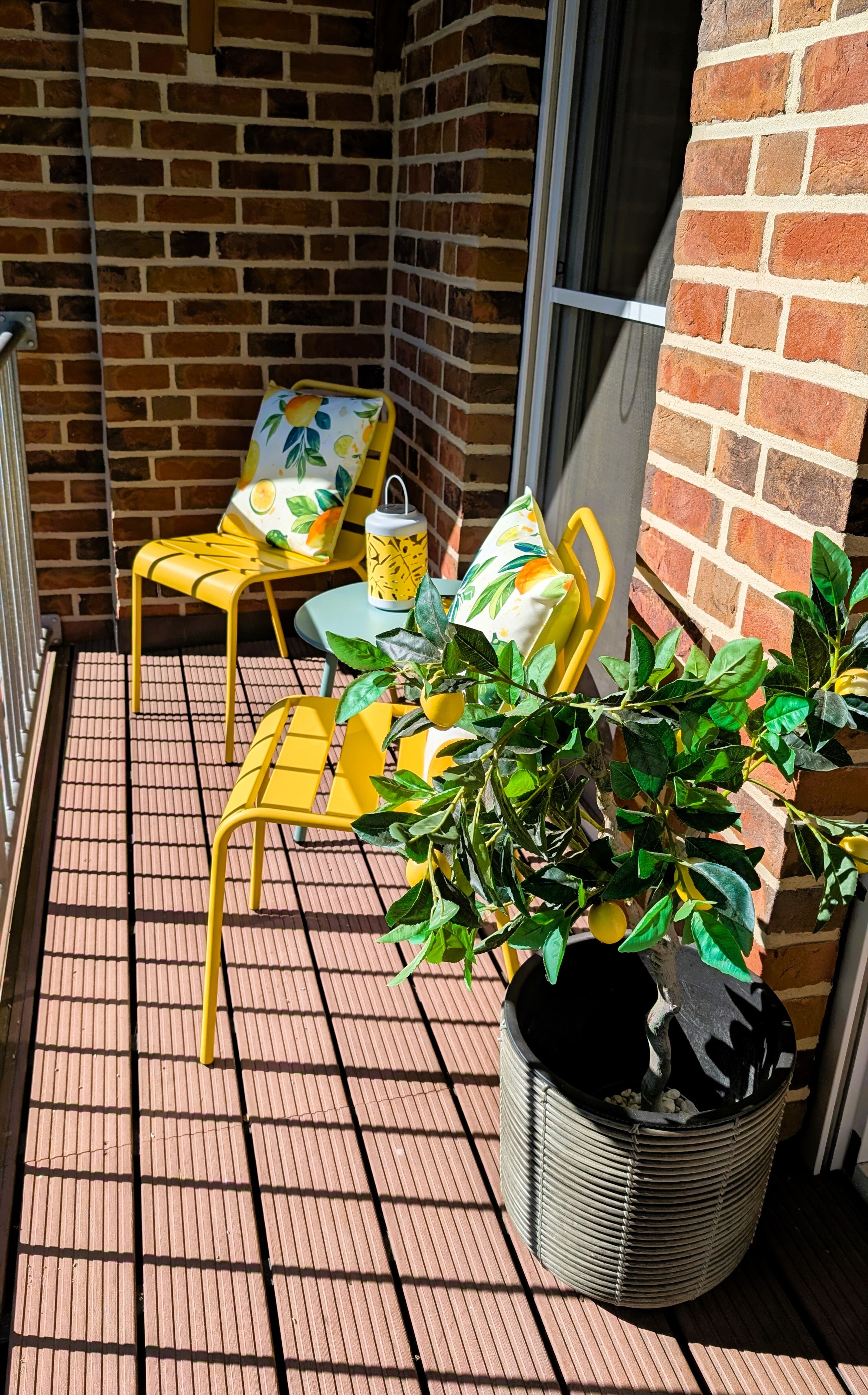 Überdachter Balkon - für Sonnentage und Regenmomente