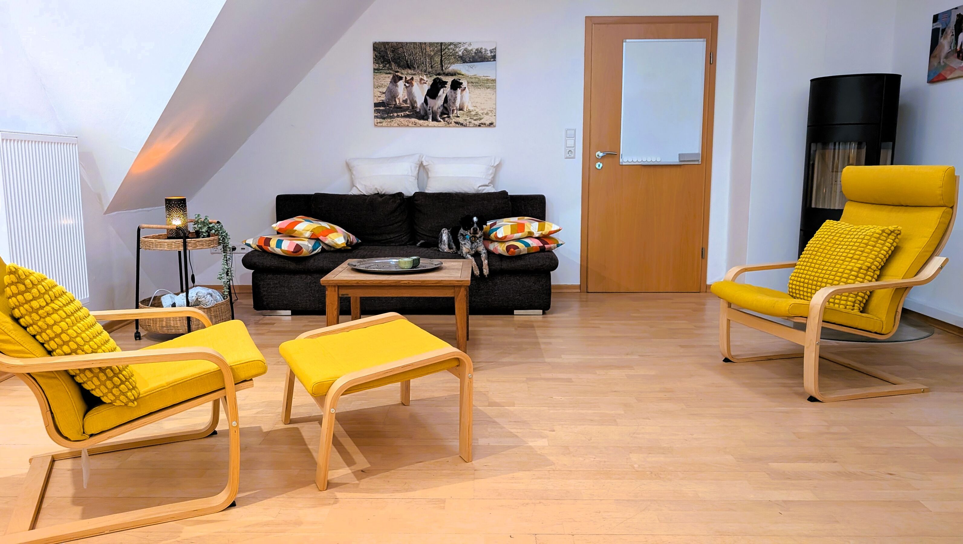 Wohnzimmer mit Kaminofen