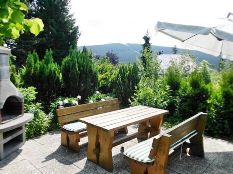 unsere idyllische Grillterrasse